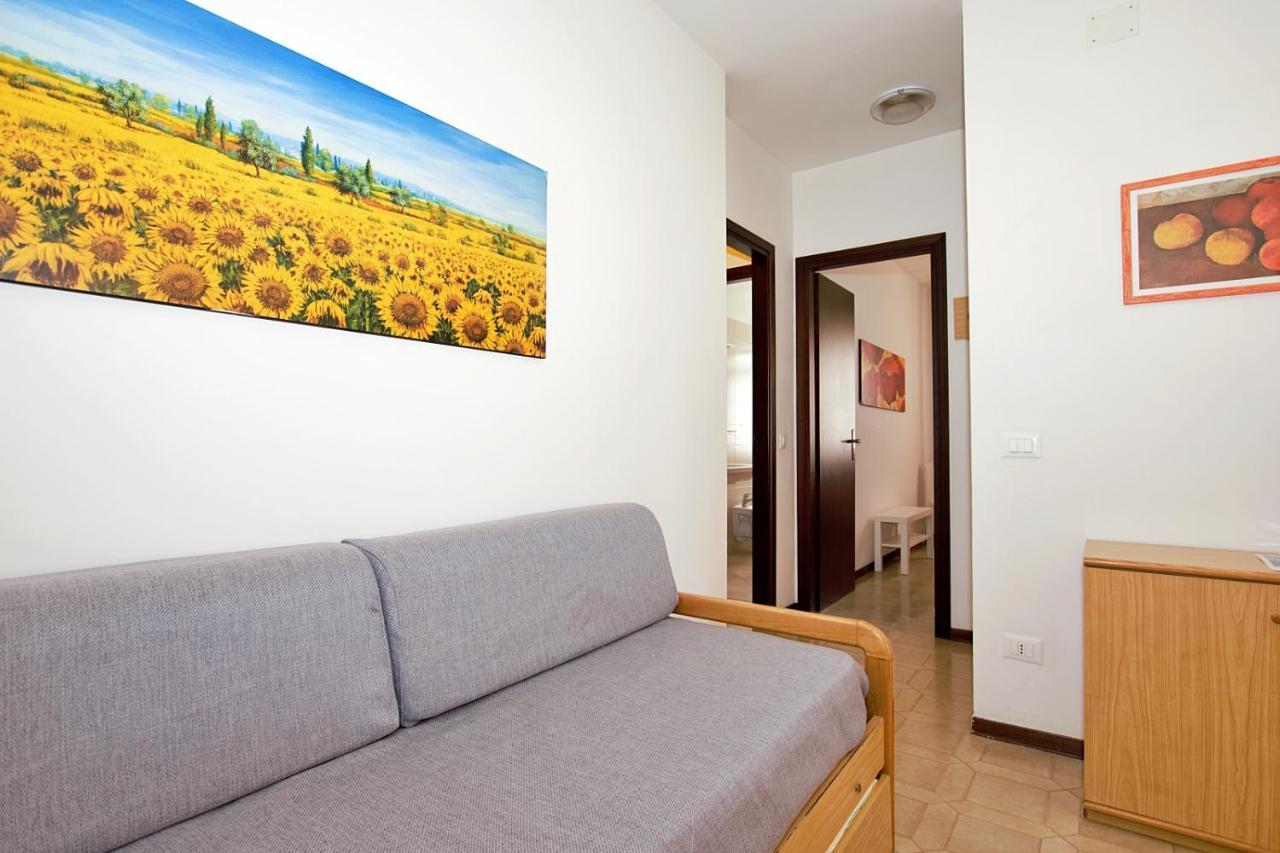 Residenza Canova Lignano Sabbiadoro Ngoại thất bức ảnh