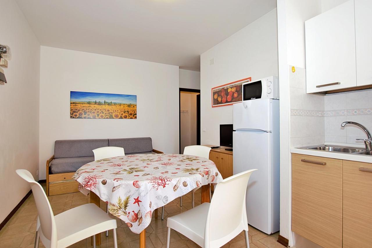 Residenza Canova Lignano Sabbiadoro Ngoại thất bức ảnh