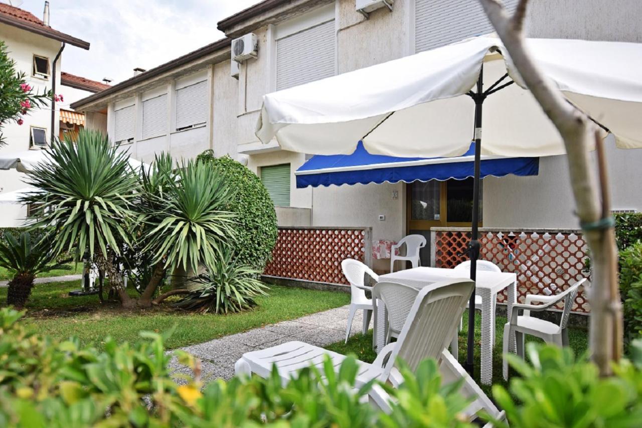 Residenza Canova Lignano Sabbiadoro Ngoại thất bức ảnh