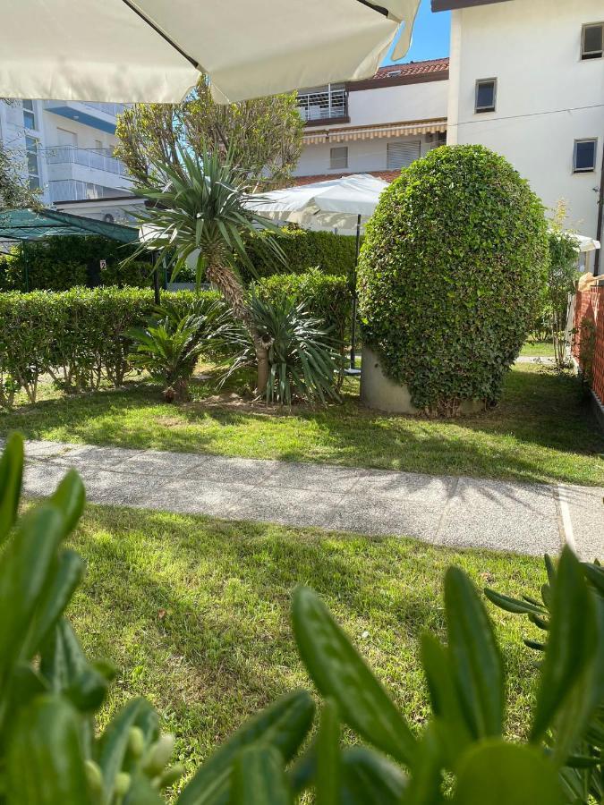 Residenza Canova Lignano Sabbiadoro Ngoại thất bức ảnh