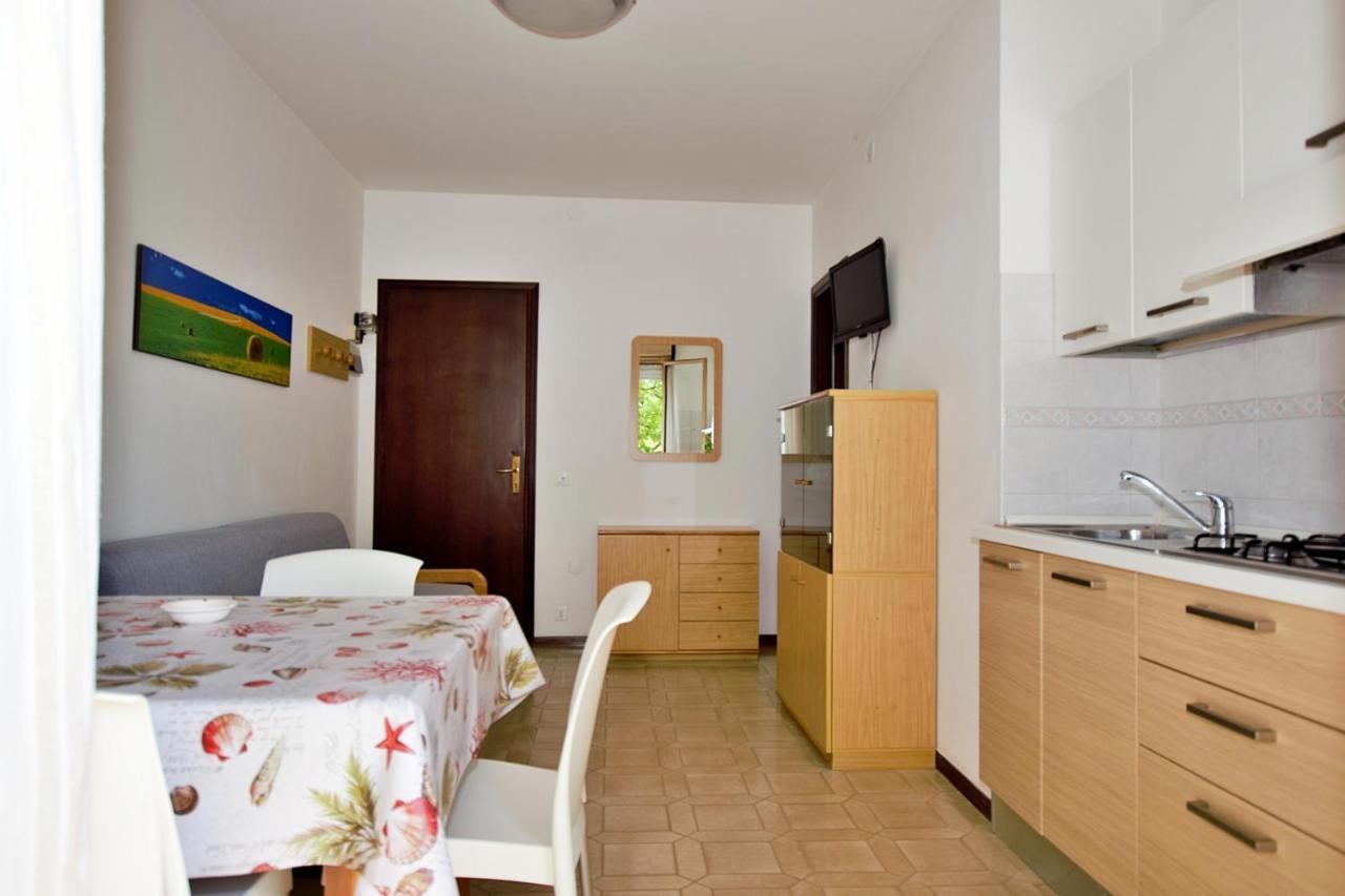 Residenza Canova Lignano Sabbiadoro Ngoại thất bức ảnh