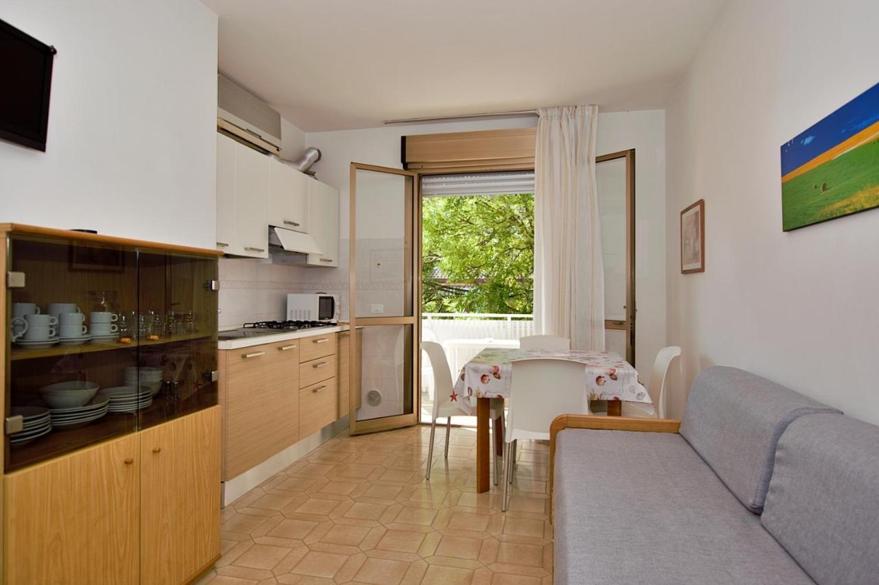 Residenza Canova Lignano Sabbiadoro Ngoại thất bức ảnh